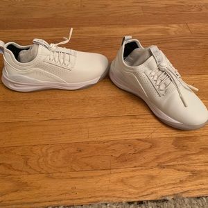 White Clove sneakers